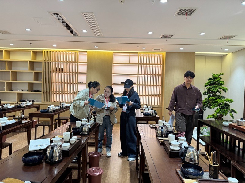实验室管理中心开展全校实验室安全专项排查